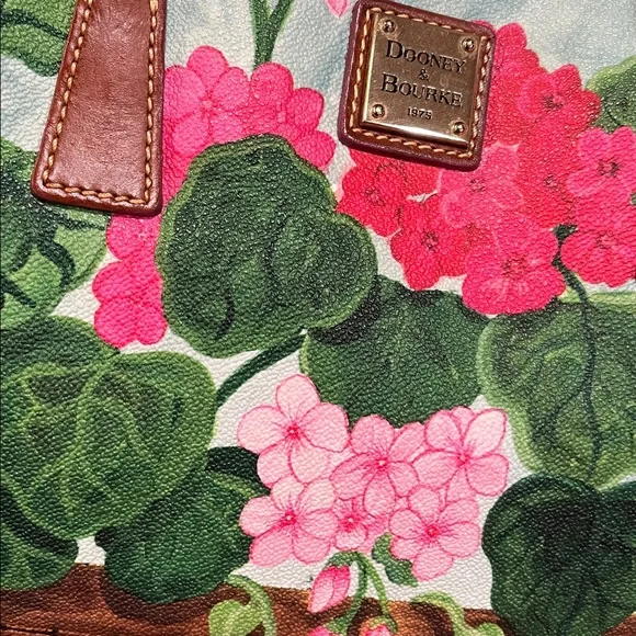 Dooney & Bourke EUC Geranium Basket Zip Top Shoulder Bag , Large Tote - Picture 7 of 13